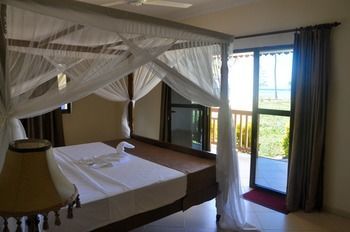 Hotel Dongwe Beach Bungalows 3*